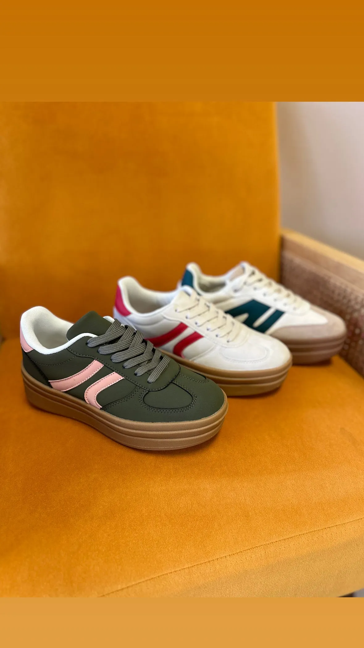 Gaze Sneakers